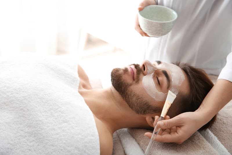 Tratamientos faciales para hombres en A Coruña